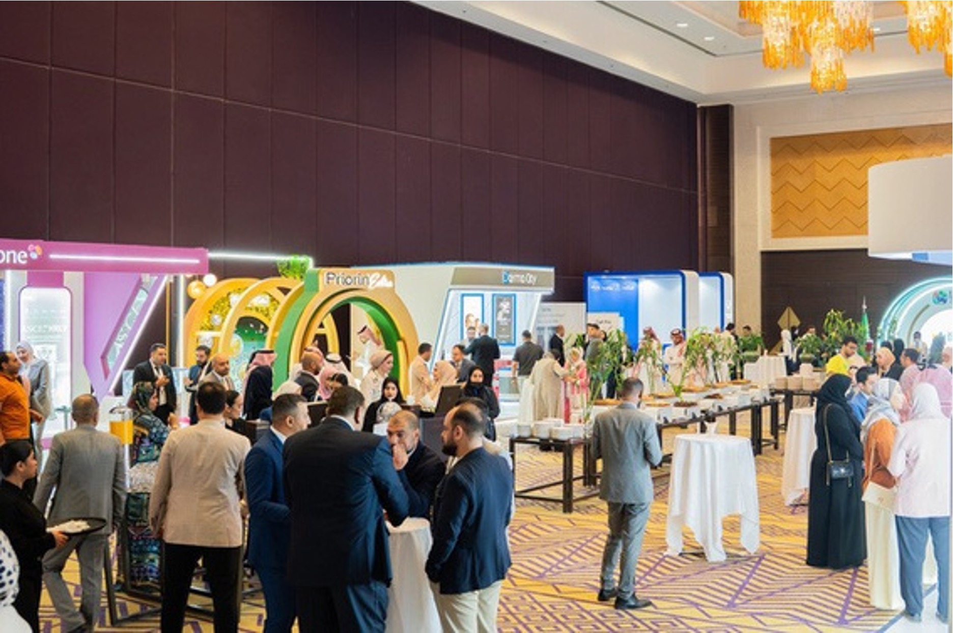 Exhibition networking crowd